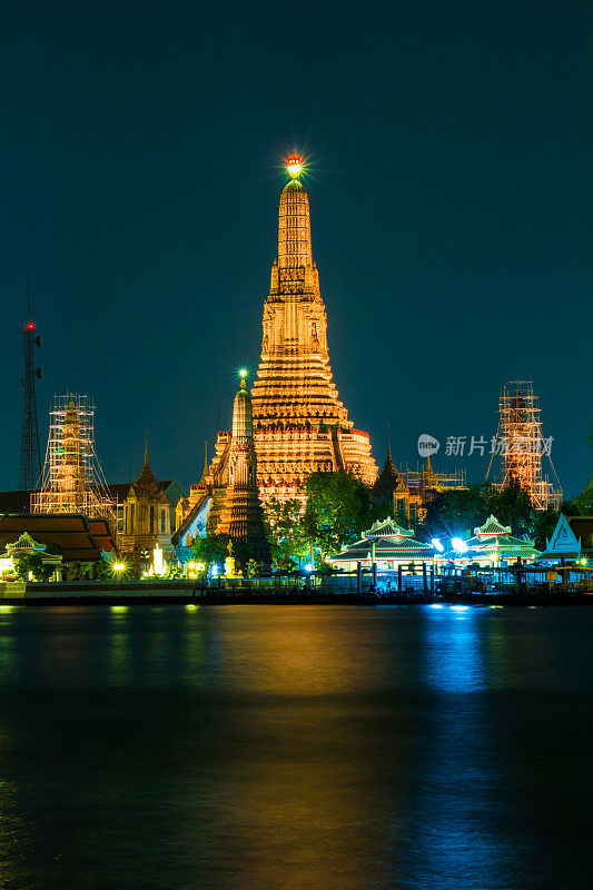 Wat Arun Temple River front in bangkok泰国曼谷Wat Arun Temple River front